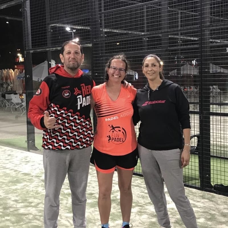 Nathalie A. continues her tour of Spain and stops in Alicante for a new padel training session